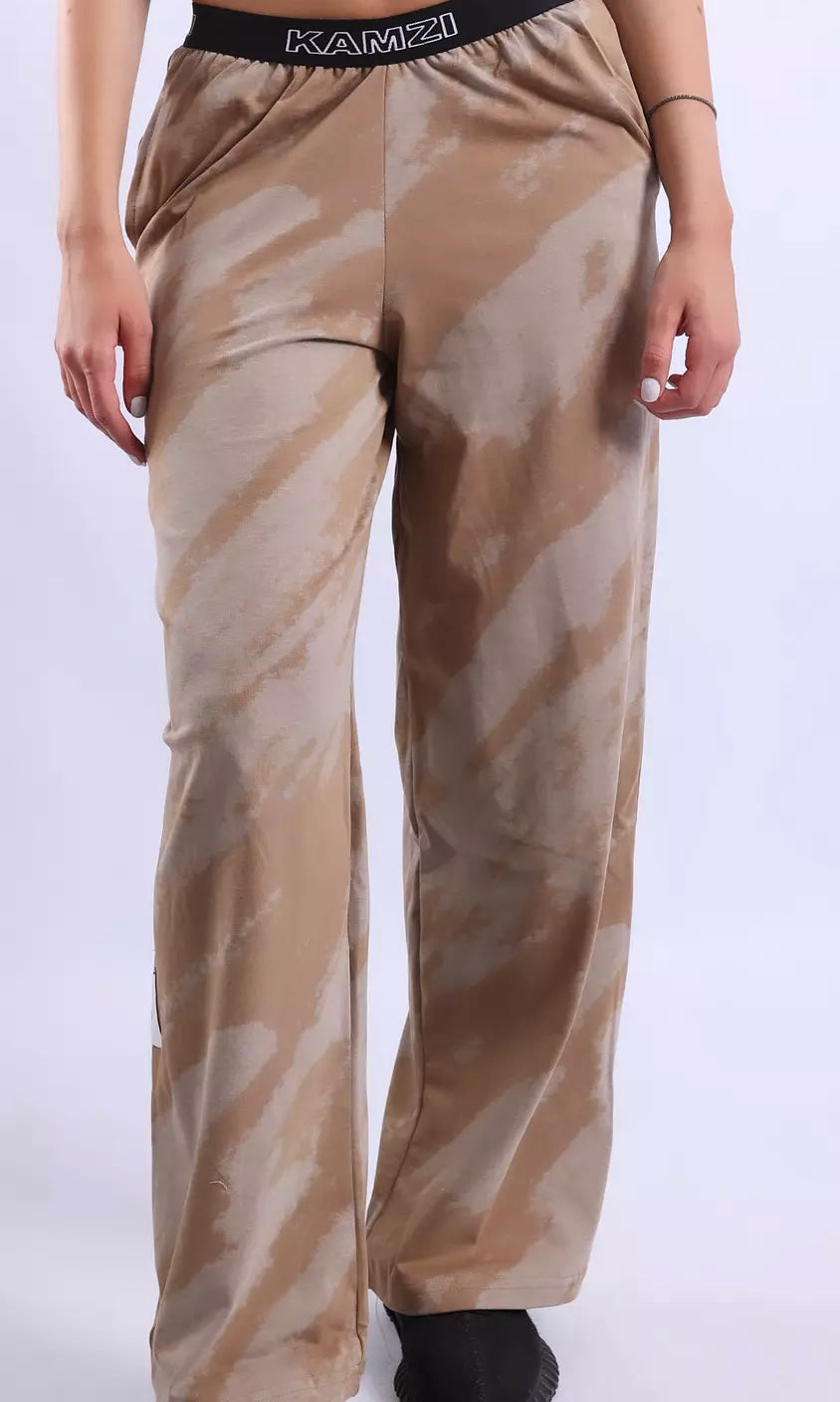 kamzi summer camel abstract